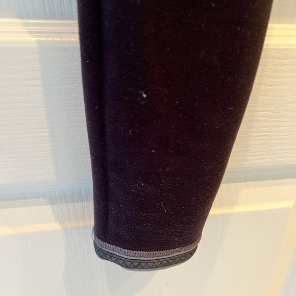 Lululemon Reversible Jogging Pants - Sz 4. Perfect for winter! - Picture 6 of 9